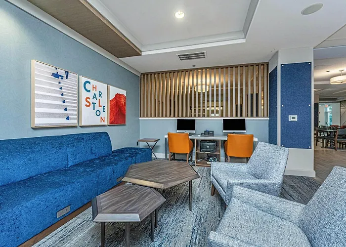 Holiday Inn Express & Suites Charleston Arpt-Conv Ctr Area By Ihg