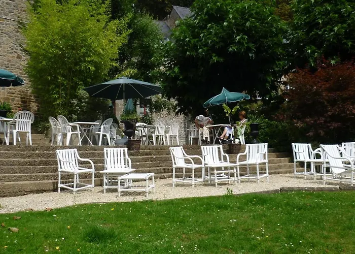 Logis Hotel Du Chateau Combourg