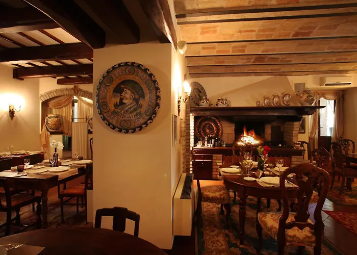 Villa con piscina: Resort E Spa San Crispino