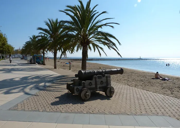 Hotel con tenis: Hostal ROM Familiar