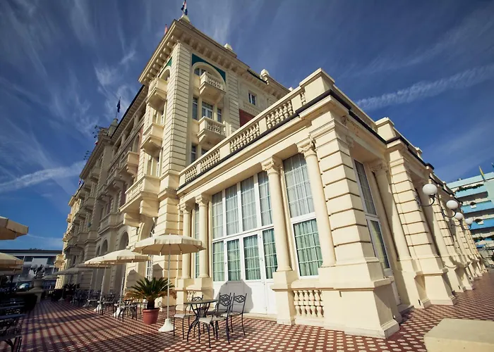 Hotel with pool: Grand Hotel Cesenatico