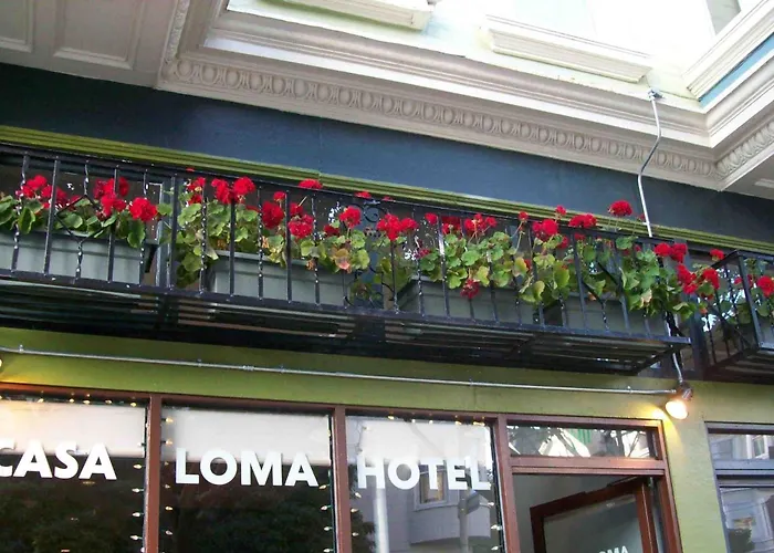 Cheap hotel: Casa Loma Hotel