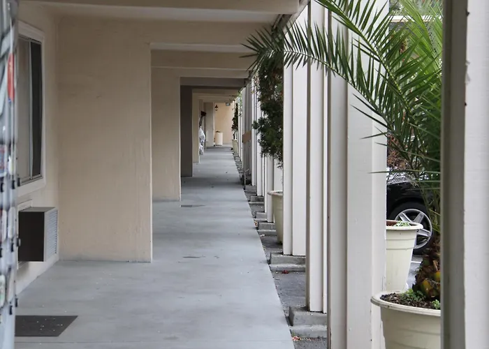 Motel: Caravelle Inn Extended Stay