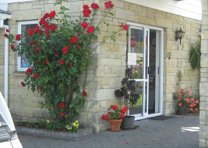 Hotel: Rose Court Motel