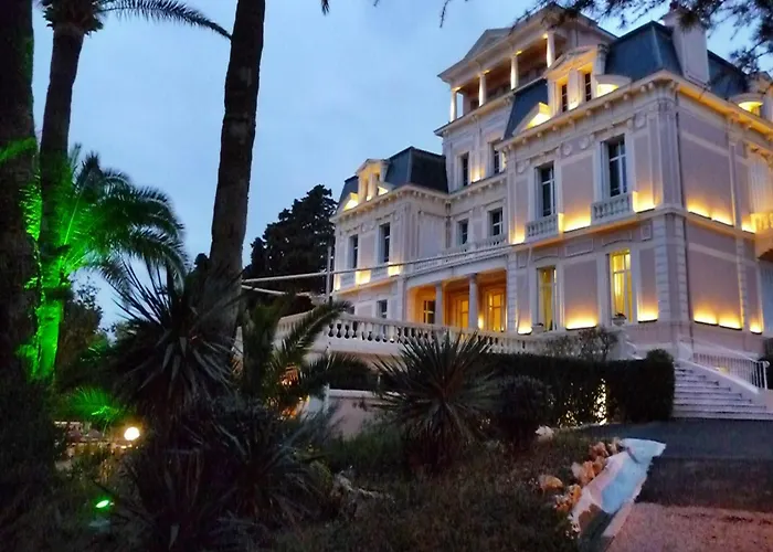 Hôtel bon marché: Hotel Les Tourelles