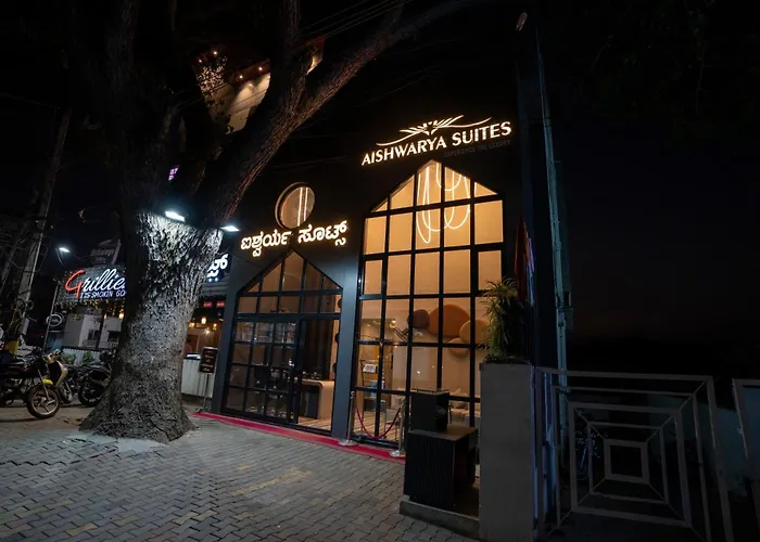 Hotel near College: Aishwarya Suites