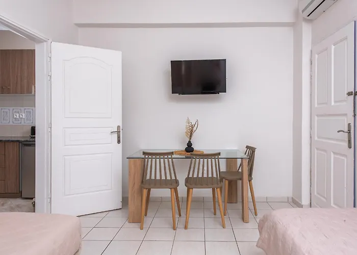 Golden Sunrise Suites In Santorini