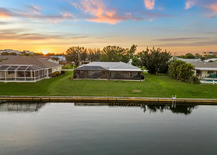 Serenity Waterfront With King Suite, Private Pool, Great Lanai Enclosure And Long Water Views