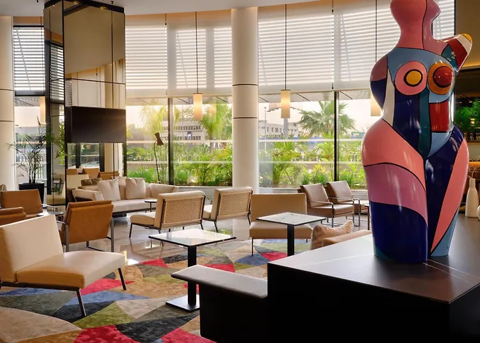 Hotel with pool: Tunis Marriott Hotel