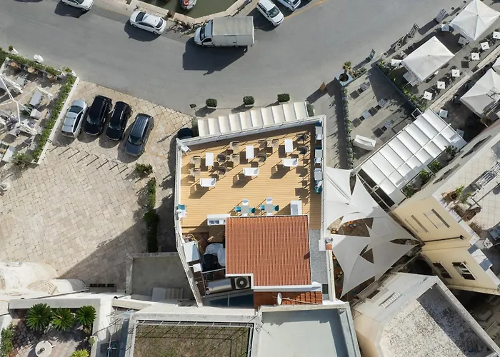  La Banchina Luxury Suites
