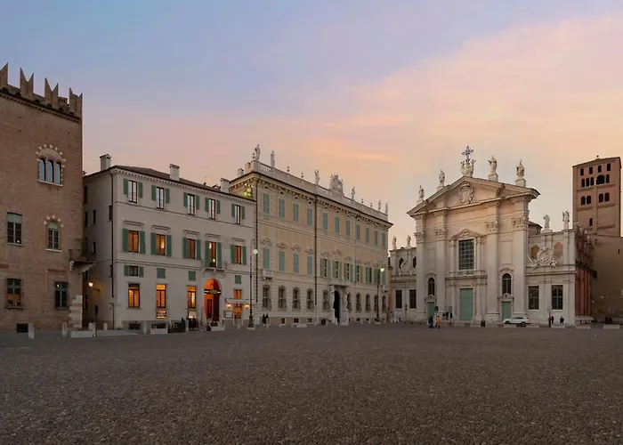Cà Uberti Palace