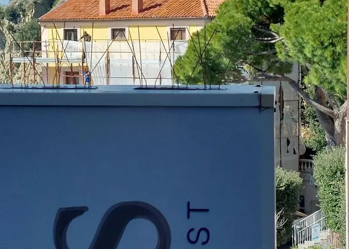 B&B New Acropolis