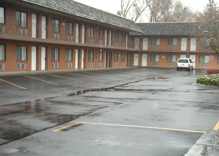 Motel West