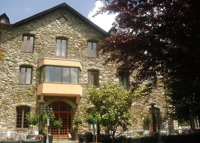 B&B: Hostal Vall D'Aneu By Arcas & Sambola