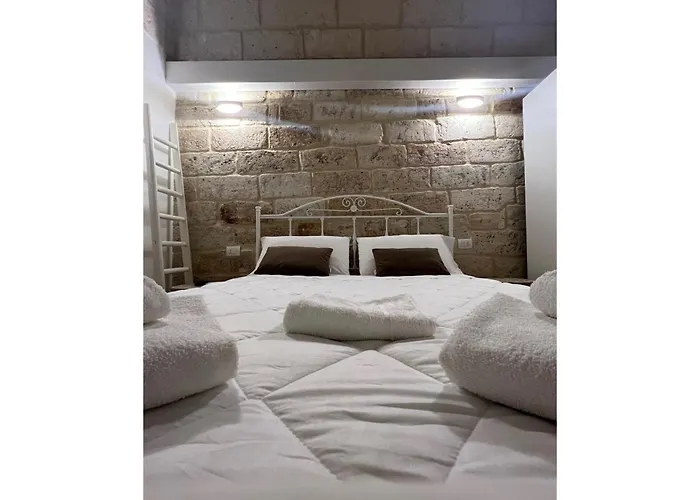 Central hotel: Locus Amoenus