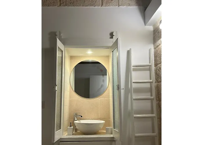 Central hotel: Locus Amoenus