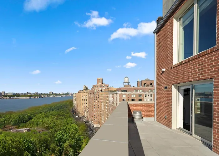 Riverside Tower Hotel