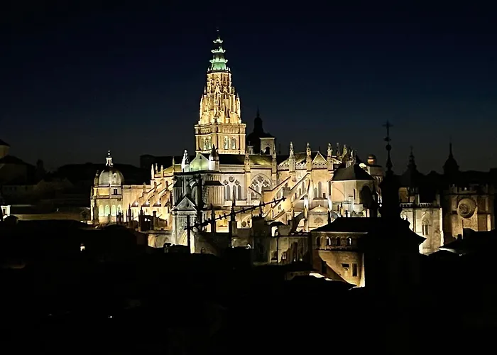 Hotel cerca del colegio: Casón De Los López Apartments
