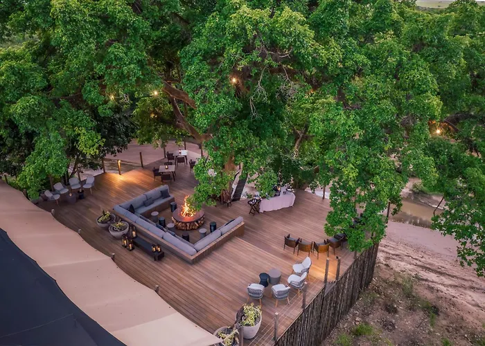 Hotel with pool: Jw Marriott Masai Mara Lodge