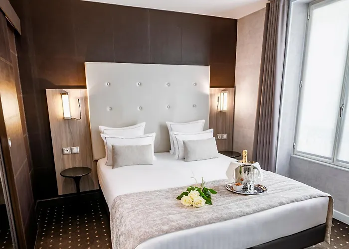 Hotel De La Paix Tour Eiffel