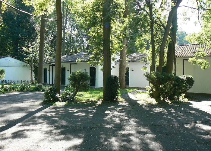 Hotel pres du College: Château De La Motte Fenelon