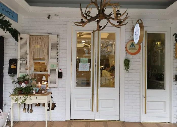 Hotel near College: 橙舍一館 Tw Hostel I