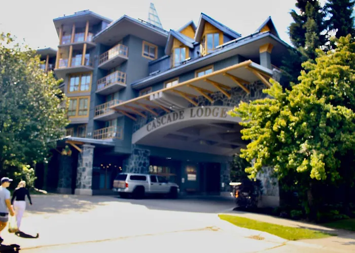 Cascade Lodge, Ski Valet Service, Boot And Glove Dryer, 2 Hot Tubs, Year Round Heated Pool, Gym, Sauna, Change Rooms & Showers, Wifi, Cable Tv, Front Desk Check In Services