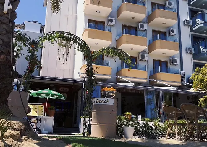 Resort: Reis Beach Hotel