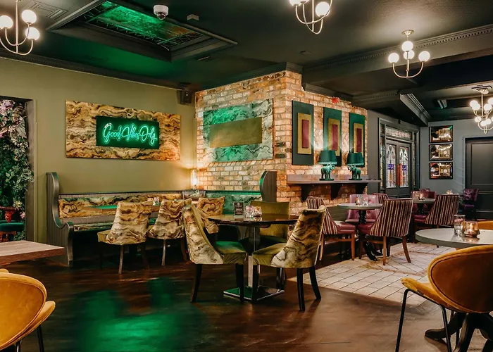 3 star hotel: The Farnham Arms Hotel