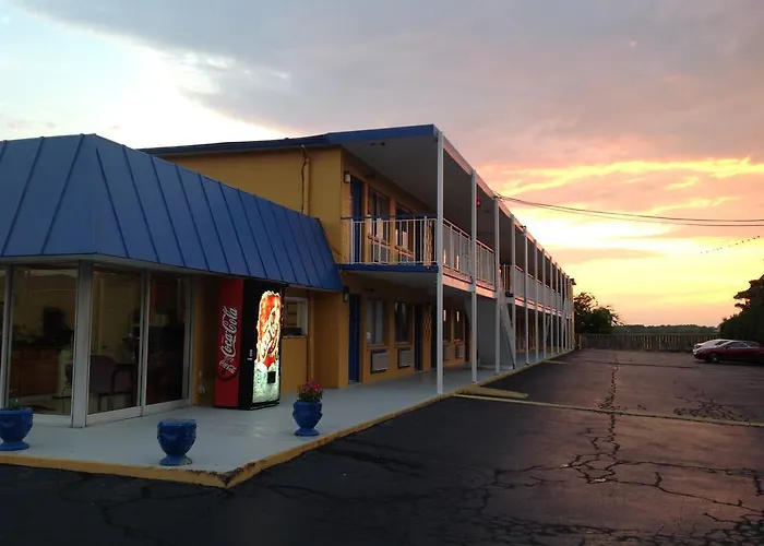 Motels Belmont Inn And Suites