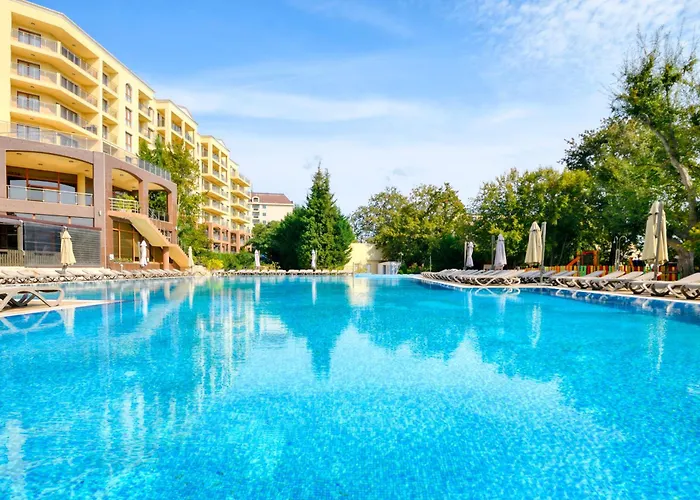 Hotel with view: Apart Hotel Golden Line
