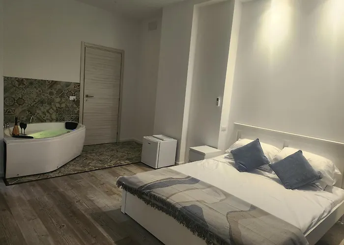 Orange Boutique Rooms