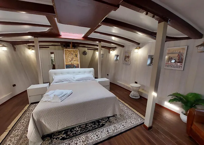 House Boat Rimini Resort