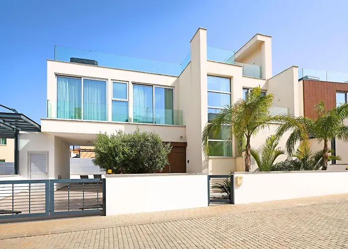 Villa Sunrise Glory - 150M From Trinity Beach