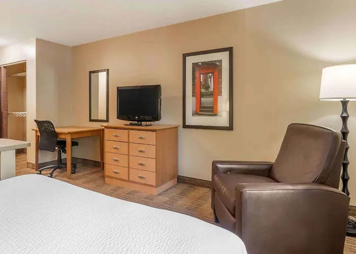 Romantic hotel: Extended Stay America Suites - Omaha - West