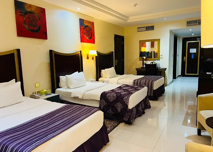 Cheap hotel: Tourist Hotel