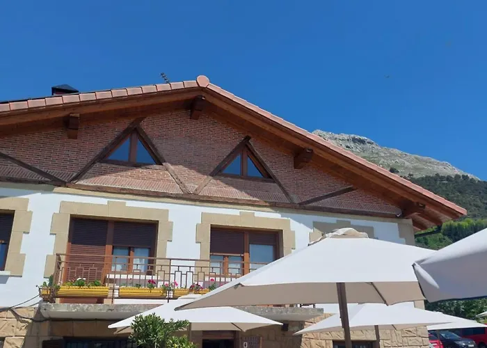 Uxarte -Alojamiento, restaurante y piscinas Arrasate/Mondragon