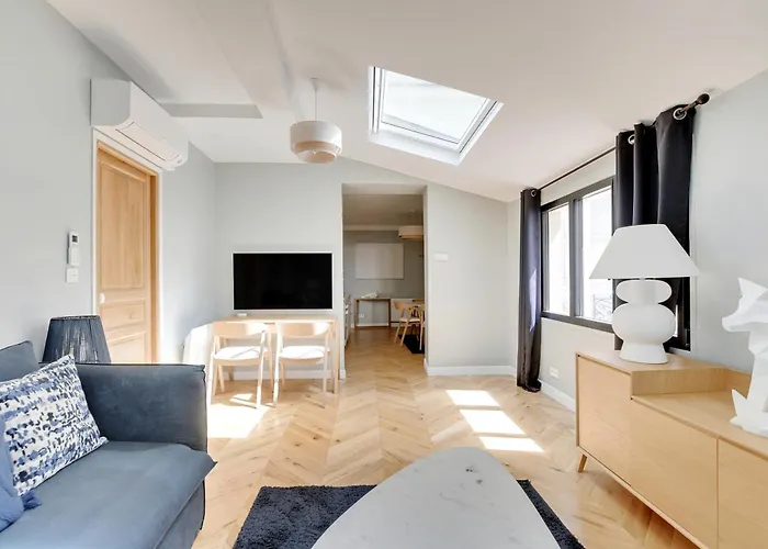  Pick A Flat'S s In Montmartre - Rue Lepic