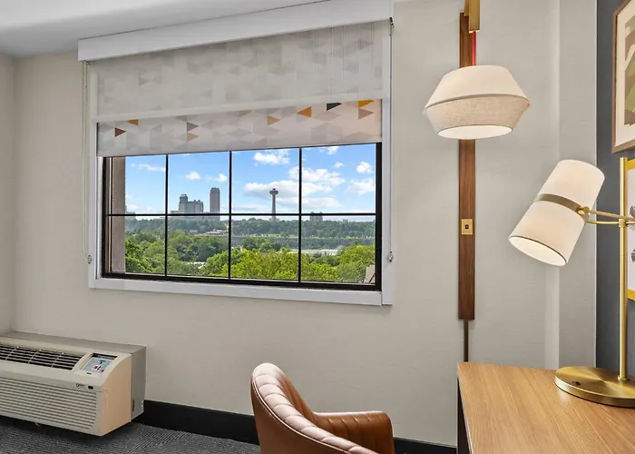 Hotel with view: Holiday Inn Niagara Falls State Park Entry By Ihg