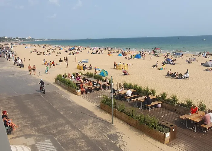 Beach Hotels Panorama House - 400M From Sandbanks Beach