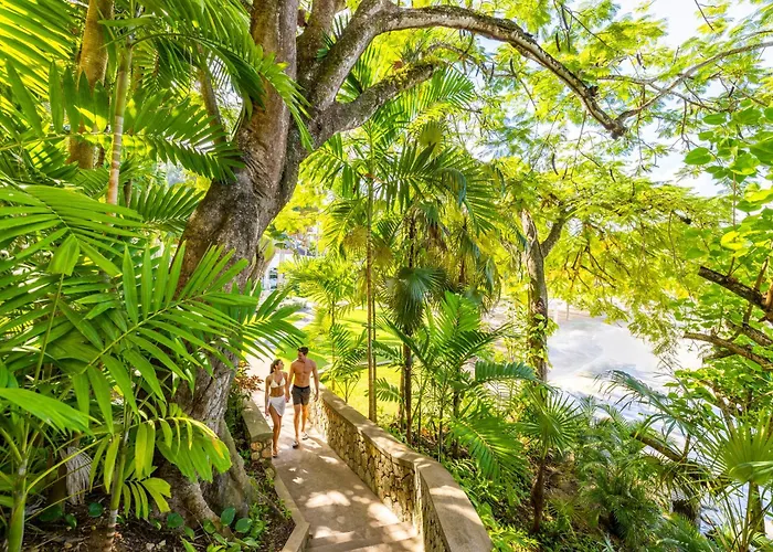 Couples Sans Souci (Adults Only)
