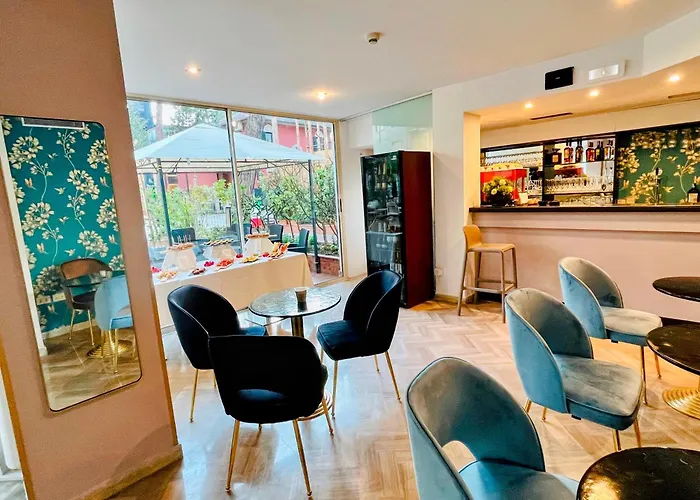 Hotel con piscina: Aura Living Hotel