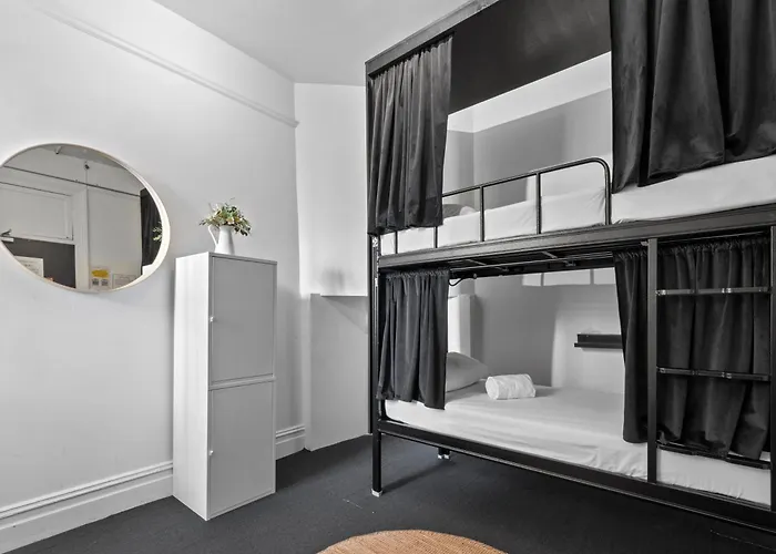 Azzuro Pod Hotel - Potts Point