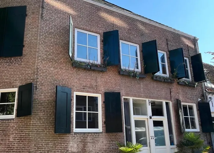  De Pauw