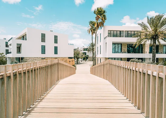 Central hotel: Van Der Valk Plaza Beach & Dive Resort Bonaire