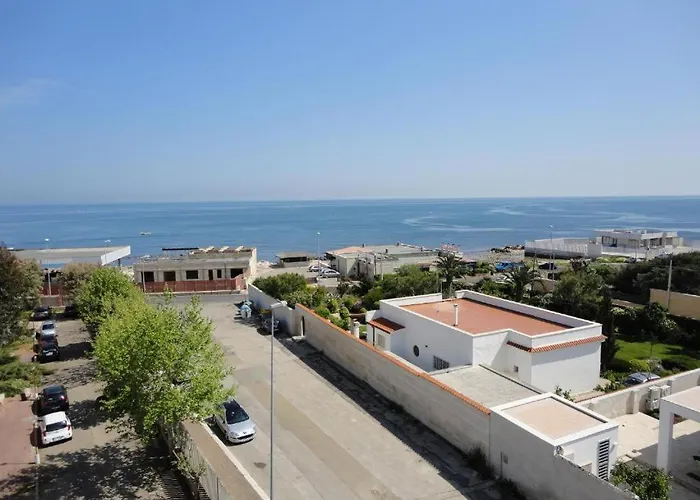 Hotel con piscina: Riviera