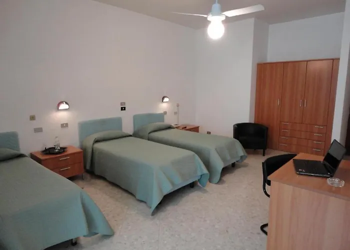 Hotel con piscina: Riviera