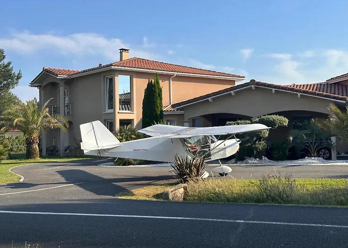 Hotel Jacuzzi Privatif D Hote Village Aeronautique