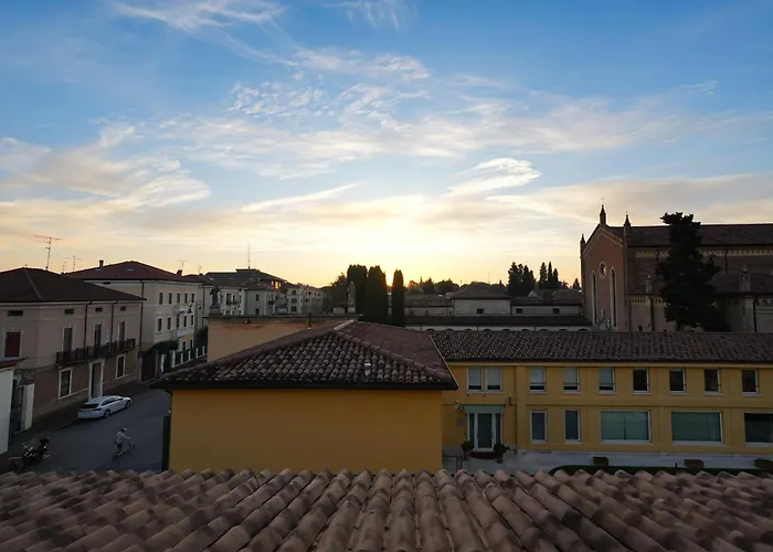 La Nuova Corte
