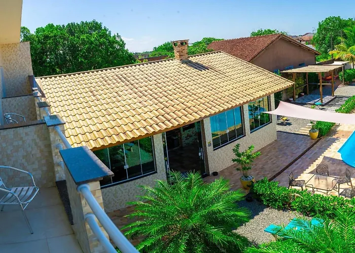 CASA PREMIUM em com FOGUEIRA, Brinquedoteca, Piscina, Lareira de Jardim, Churrasqueira e 4 grandes quartos para 16 pessoas!